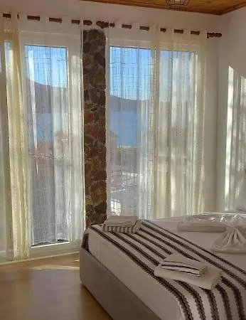 Roleo House בית הארחה